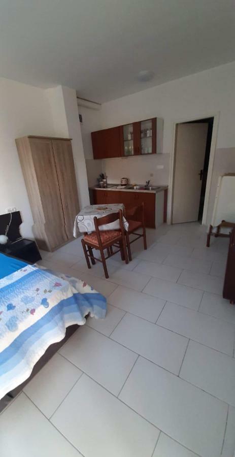 Apartmani Lana Rab 캄포르 외부 사진